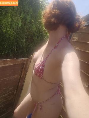 Berry_Trish photo #0050