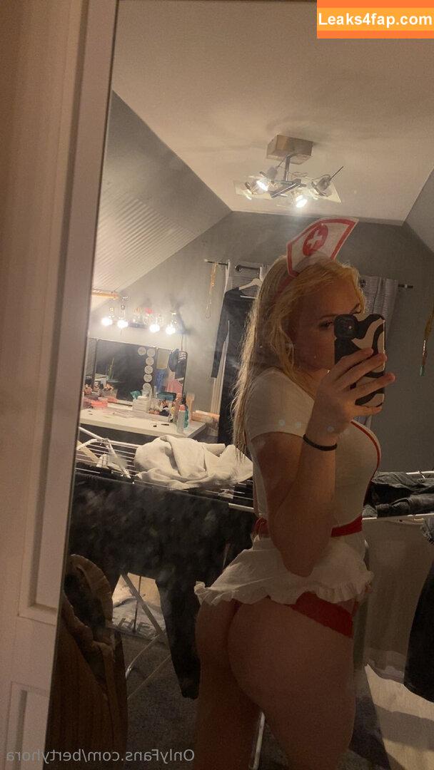 bertyhora / josefine.chammas leaked photo photo #0002