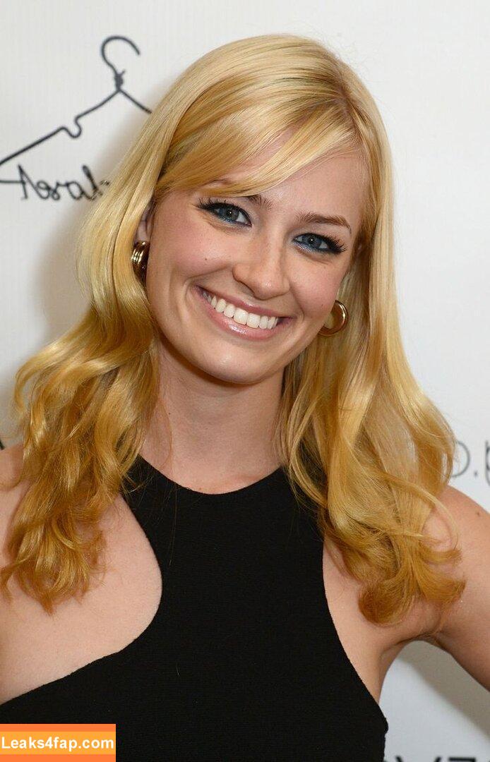 Beth Behrs / bethbehrs leaked photo photo #0176