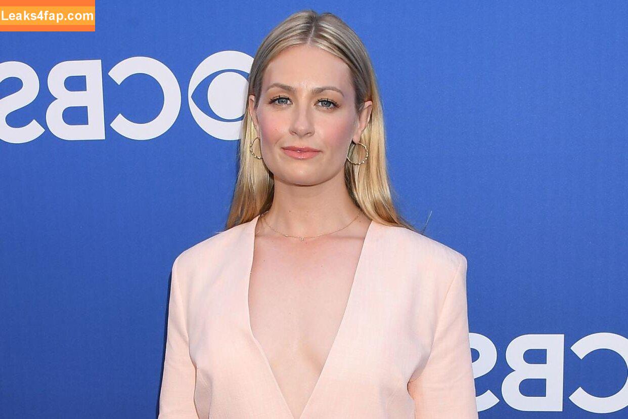 Beth Behrs / bethbehrs leaked photo photo #0184
