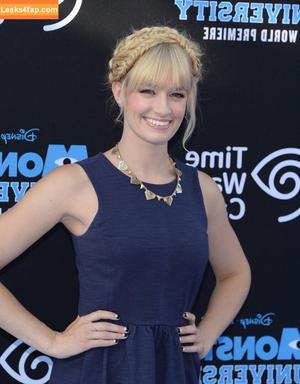 Beth Behrs photo #0195