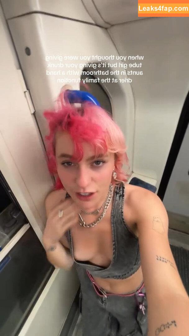 Beth McCarthy / bethmaymccarthy leaked photo photo #0024