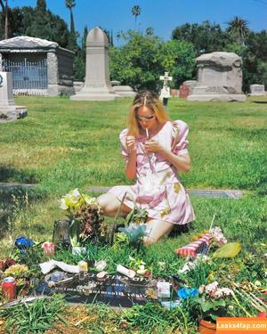 Betsey Brown photo #0010