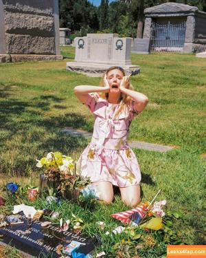 Betsey Brown photo #0011