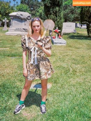 Betsey Brown photo #0021