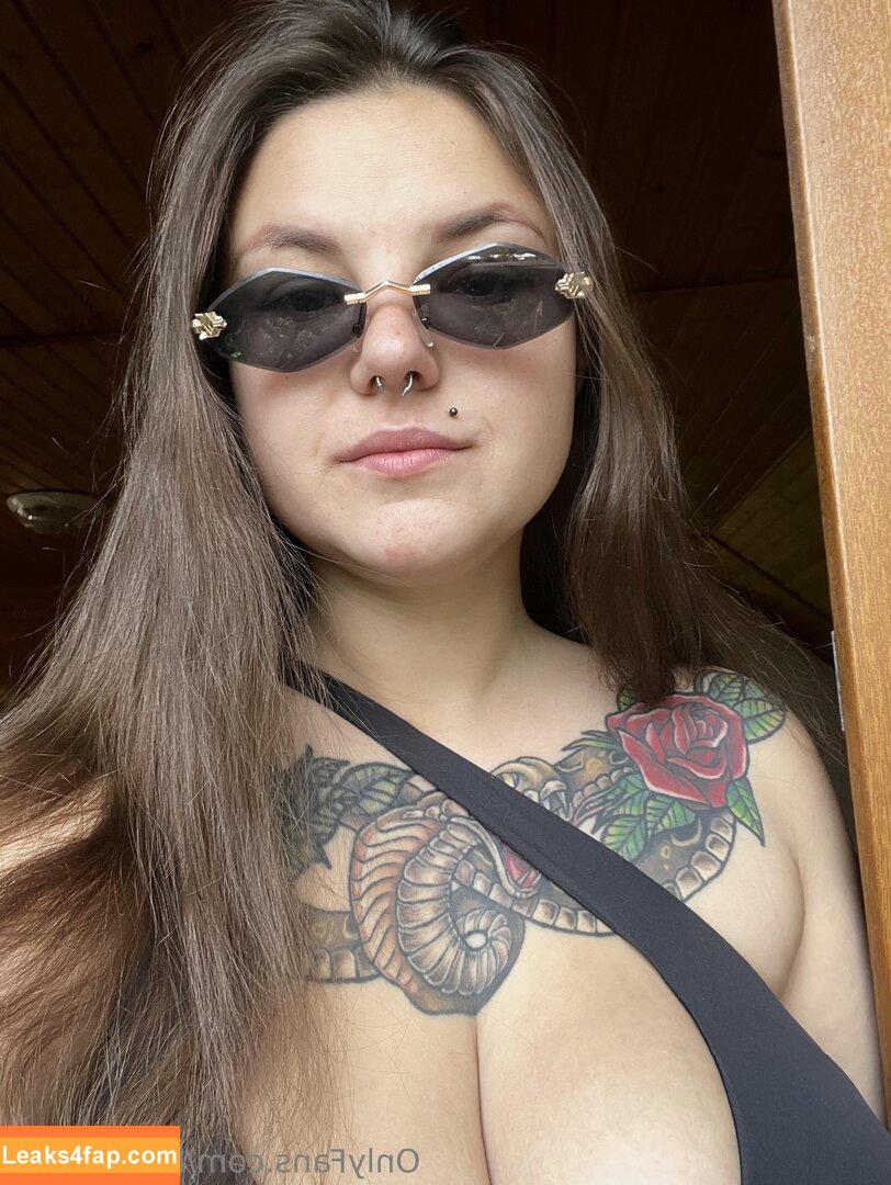 betty_bong / bettybong96 leaked photo photo #0008