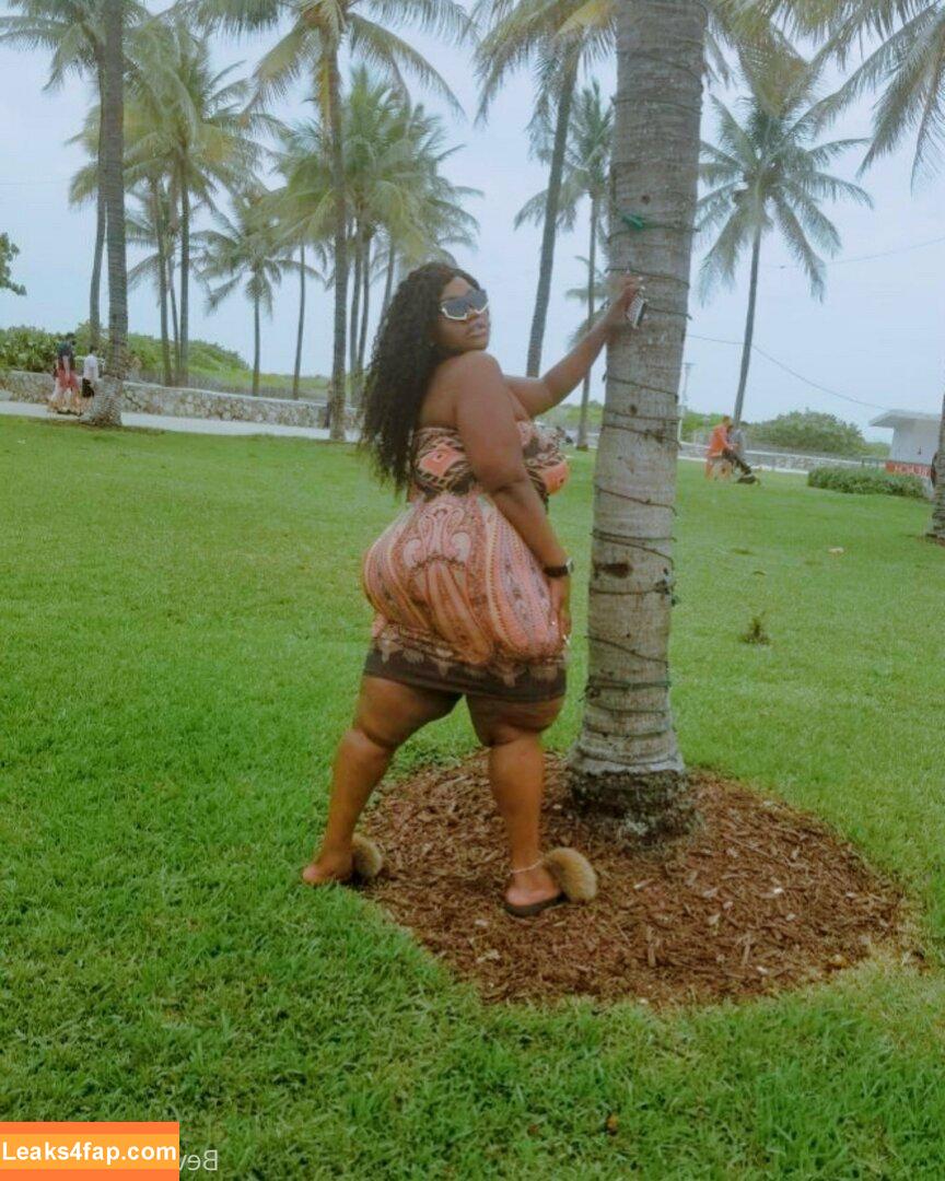 beverlyblue3x / beverlyblueofficial leaked photo photo #0007