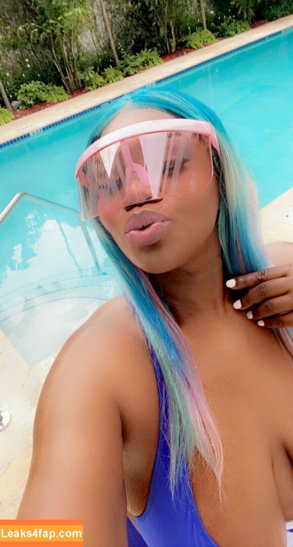 beverlyblue3x / beverlyblueofficial leaked photo photo #0015
