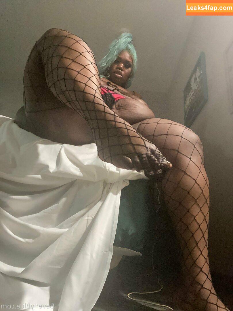 beverlyblue3x / beverlyblueofficial leaked photo photo #0060