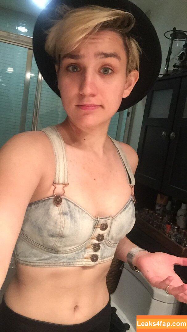 Bex Taylor-Klaus / bex_tk leaked photo photo #0033