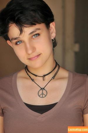 Bex Taylor-Klaus фото #0017