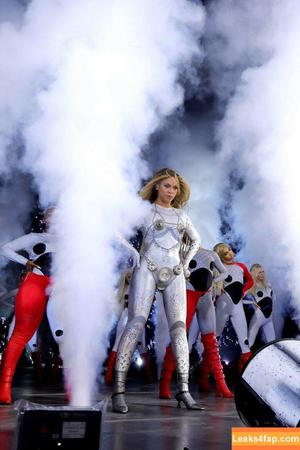 Beyonce photo #0310