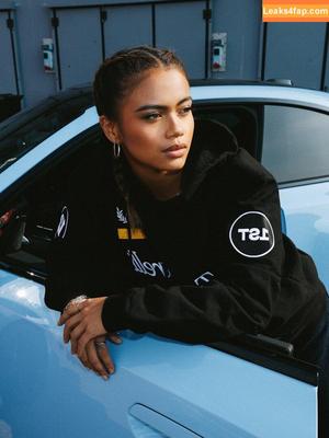 Bianca Bustamante photo #0141