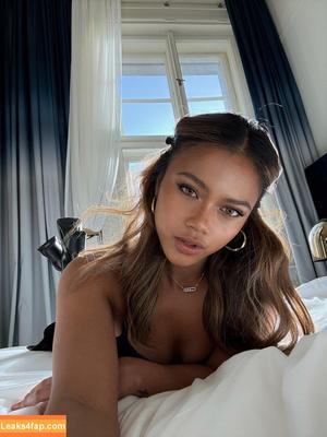 Bianca Bustamante photo #0159