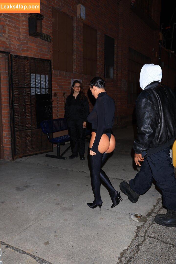 Bianca Censori / bianca.censori_official / biancacensori_official слитое фото фото #0214