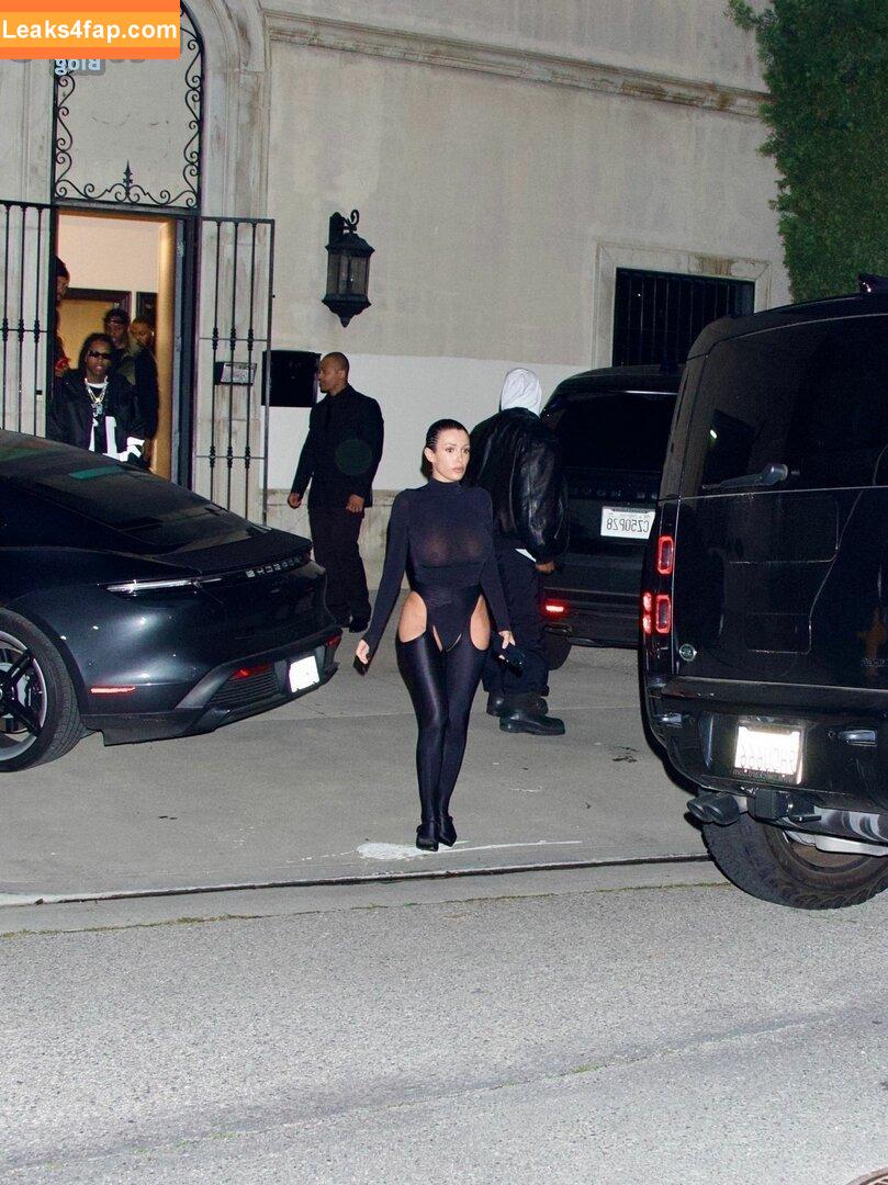 Bianca Censori / bianca.censori_official / biancacensori_official слитое фото фото #0232