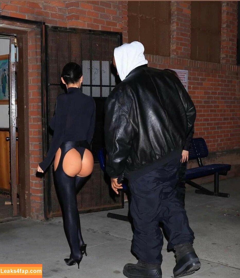 Bianca Censori / bianca.censori_official / biancacensori_official слитое фото фото #0235