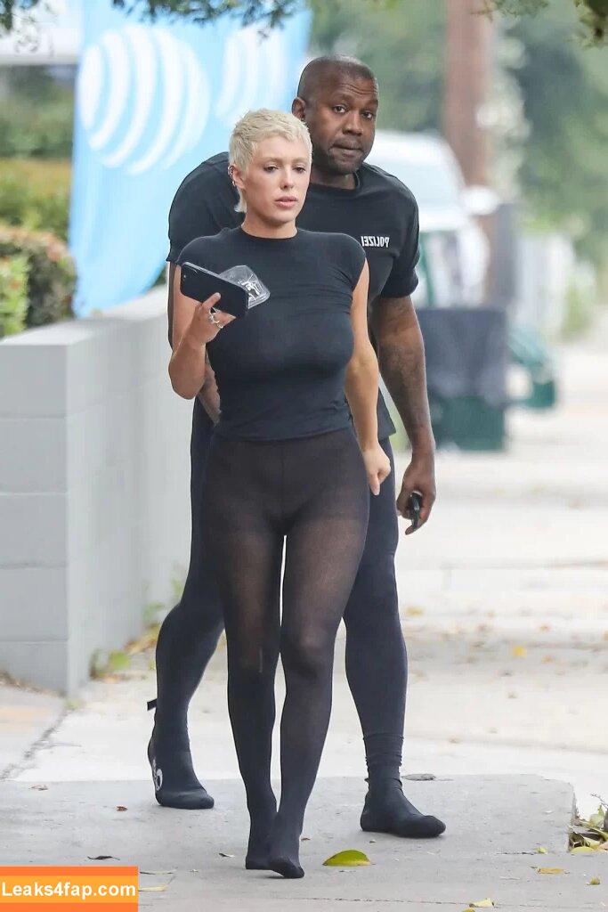 Bianca Censori / bianca.censori_official / biancacensori_official слитое фото фото #0238