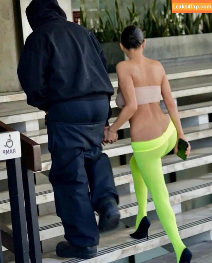 Bianca Censori / bianca.censori_official / biancacensori_official слитое фото фото #0254