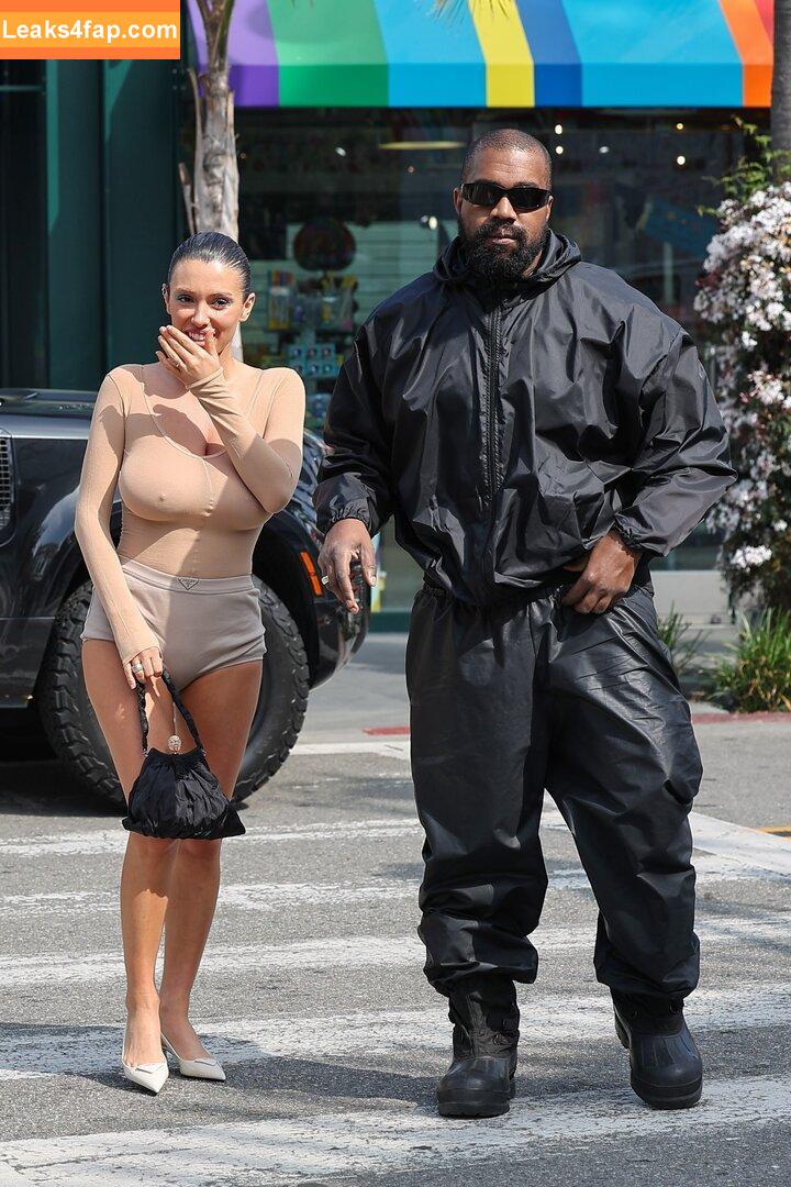 Bianca Censori / bianca.censori_official / biancacensori_official слитое фото фото #0285