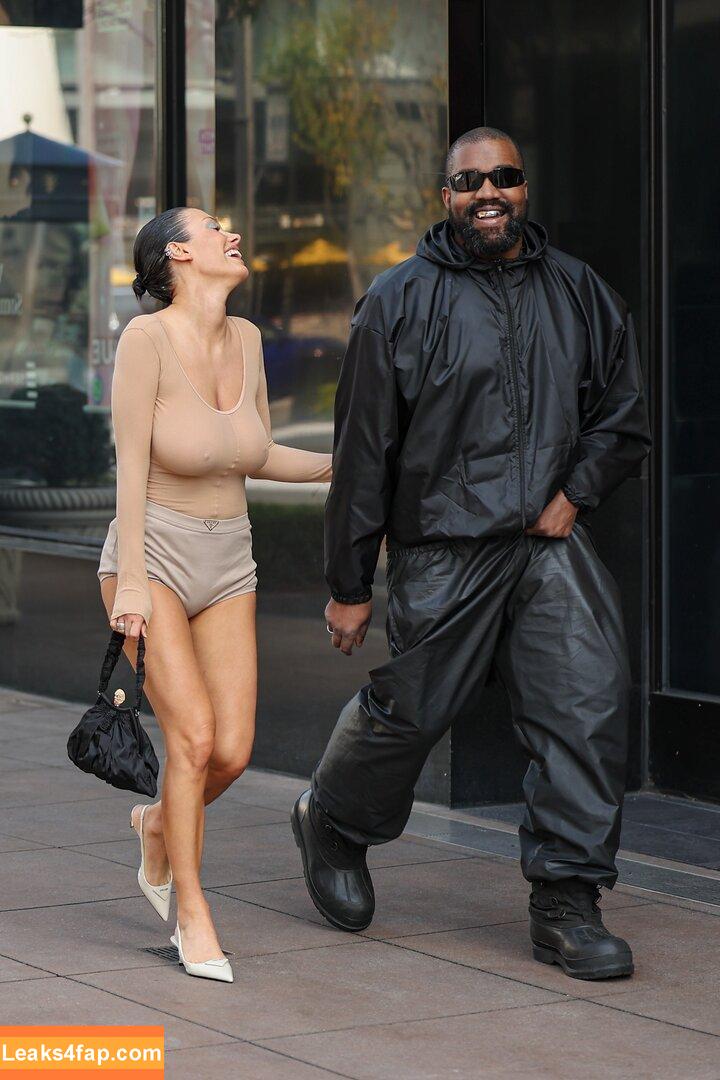 Bianca Censori / bianca.censori_official / biancacensori_official слитое фото фото #0293