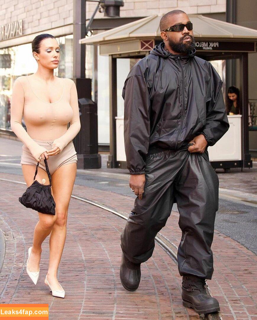 Bianca Censori / bianca.censori_official / biancacensori_official слитое фото фото #0300