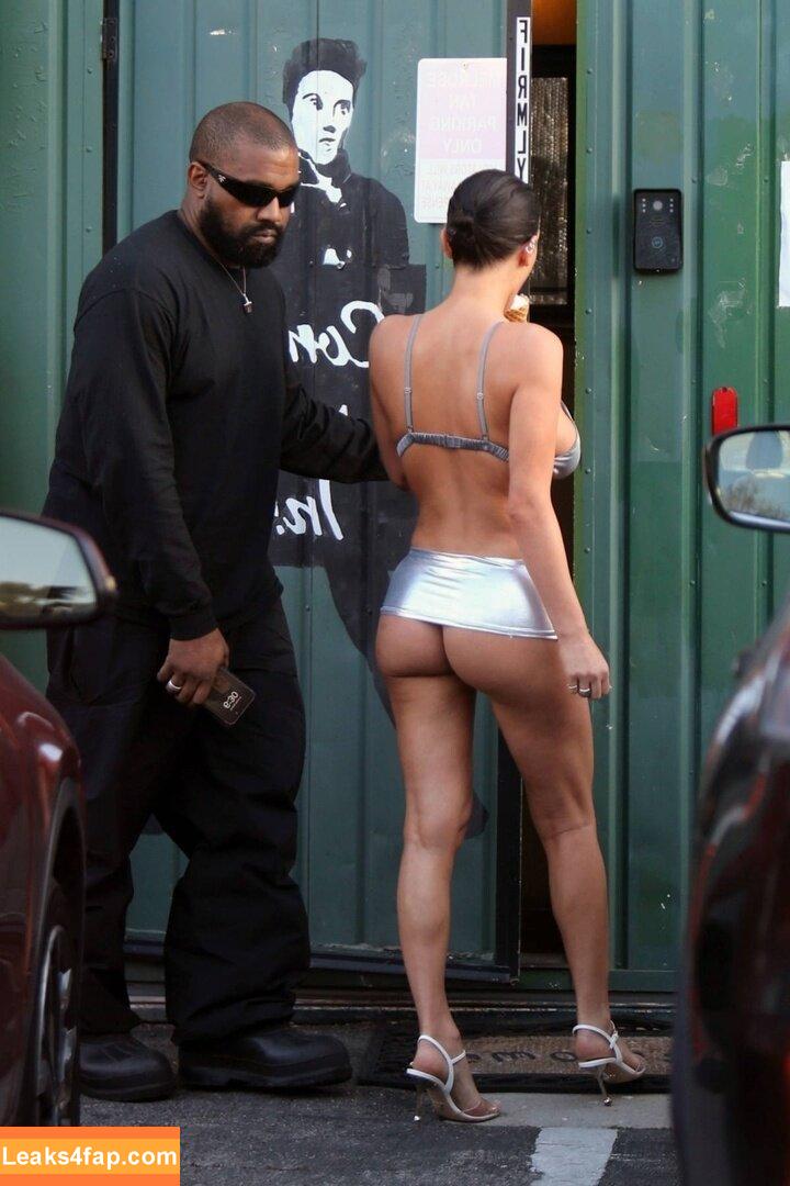 Bianca Censori / bianca.censori_official / biancacensori_official слитое фото фото #0331