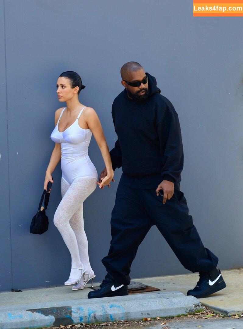 Bianca Censori / bianca.censori_official / biancacensori_official слитое фото фото #0358