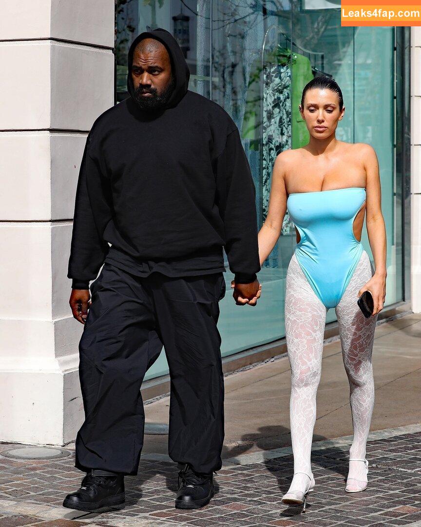 Bianca Censori / bianca.censori_official / biancacensori_official слитое фото фото #0391