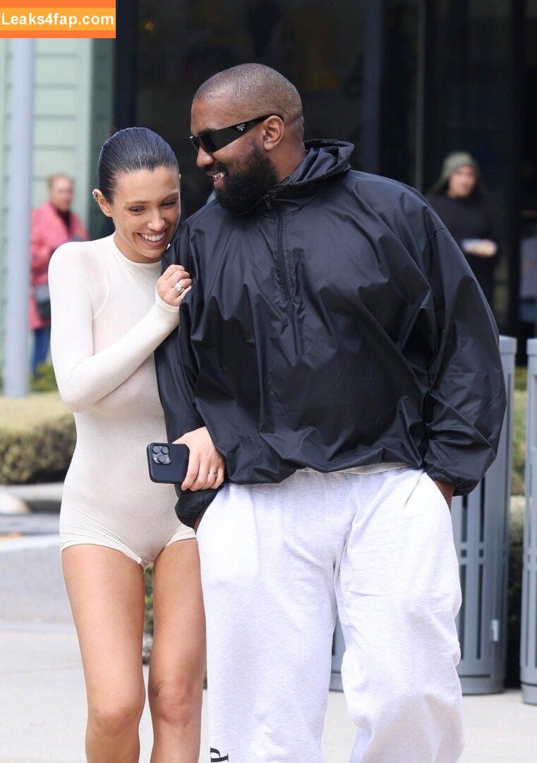 Bianca Censori / bianca.censori_official / biancacensori_official слитое фото фото #0393