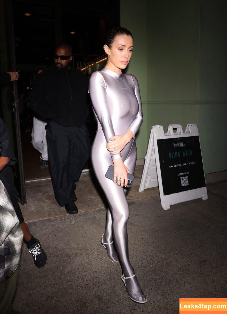 Bianca Censori / bianca.censori_official / biancacensori_official слитое фото фото #0424