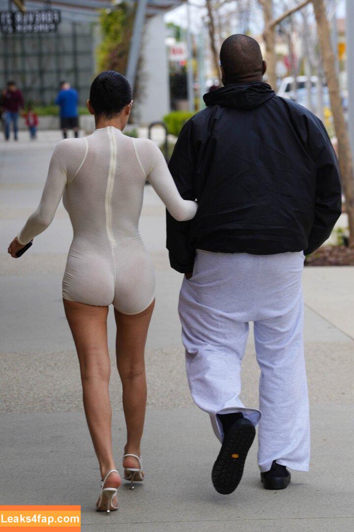 Bianca Censori / bianca.censori_official / biancacensori_official слитое фото фото #0431