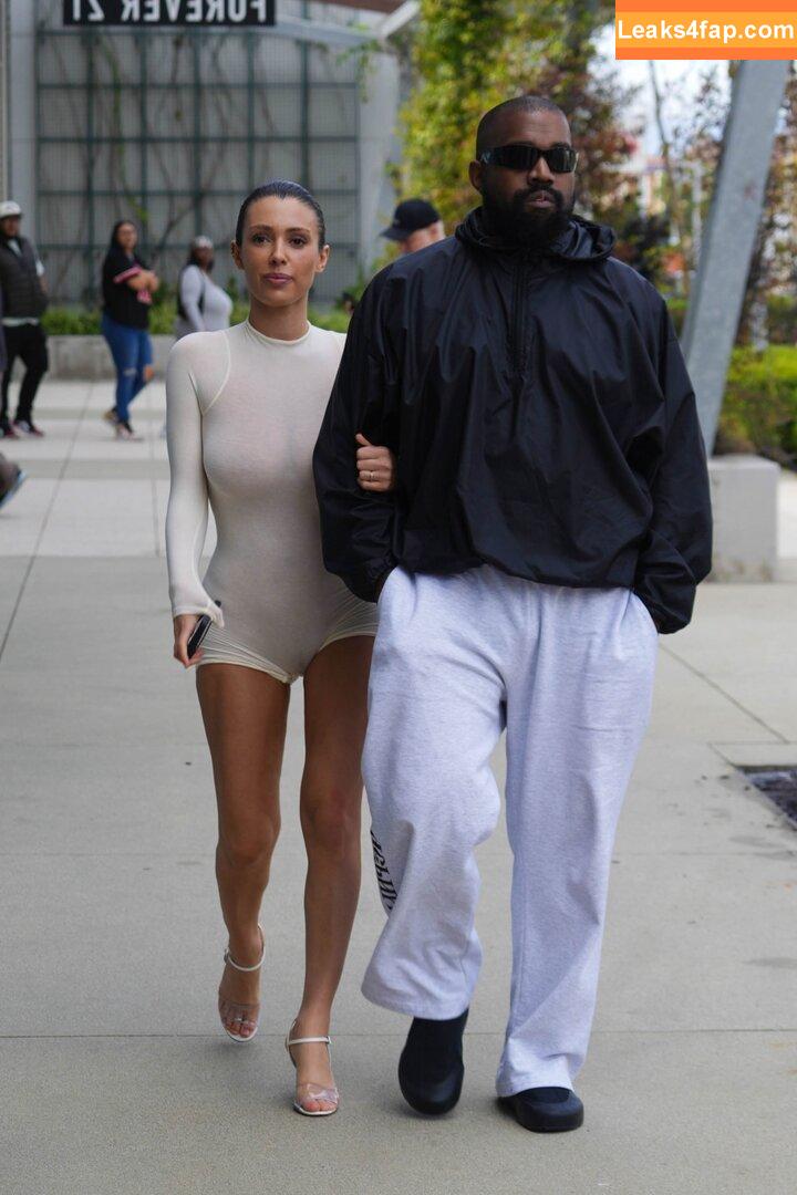 Bianca Censori / bianca.censori_official / biancacensori_official слитое фото фото #0441