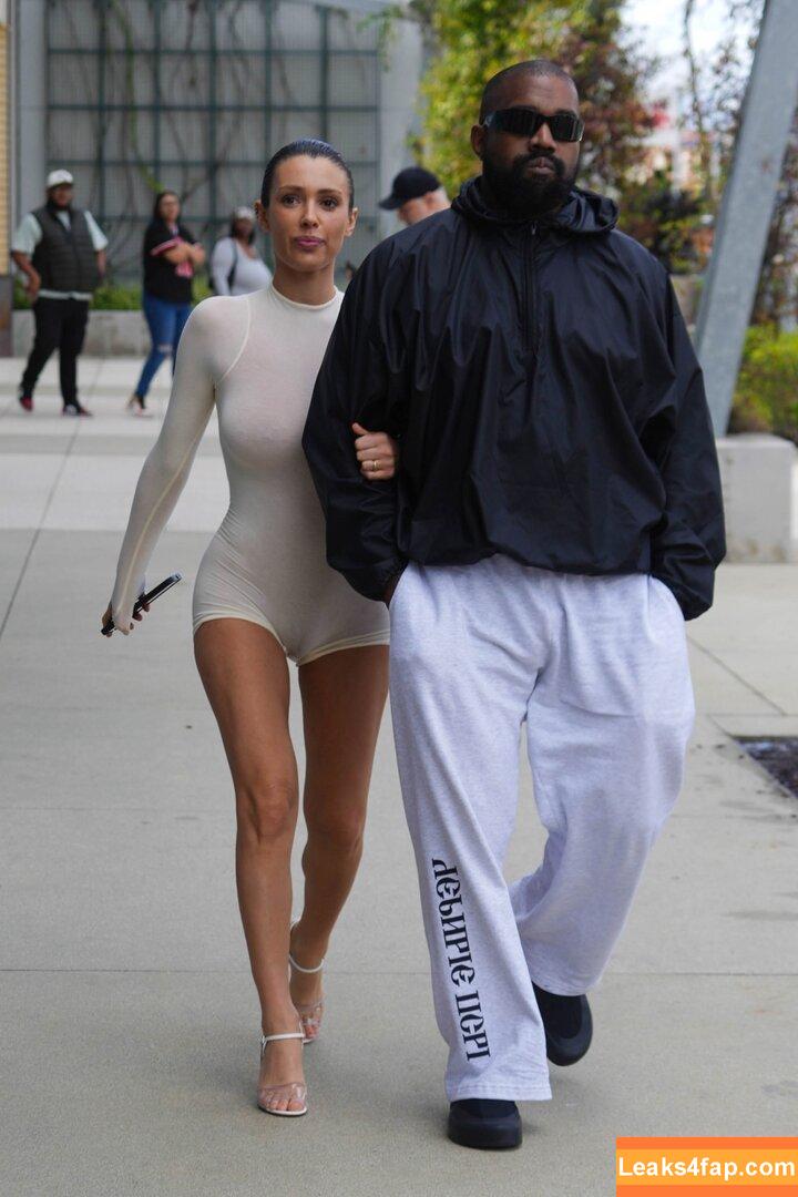 Bianca Censori / bianca.censori_official / biancacensori_official слитое фото фото #0442