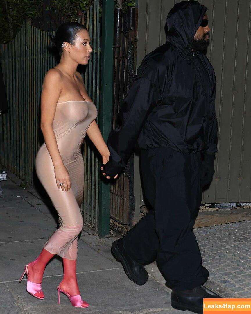 Bianca Censori / bianca.censori_official / biancacensori_official слитое фото фото #0470