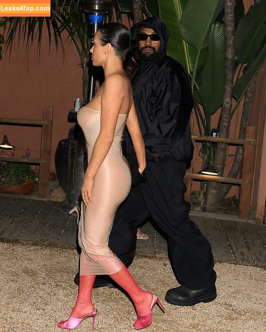 Bianca Censori / bianca.censori_official / biancacensori_official слитое фото фото #0471