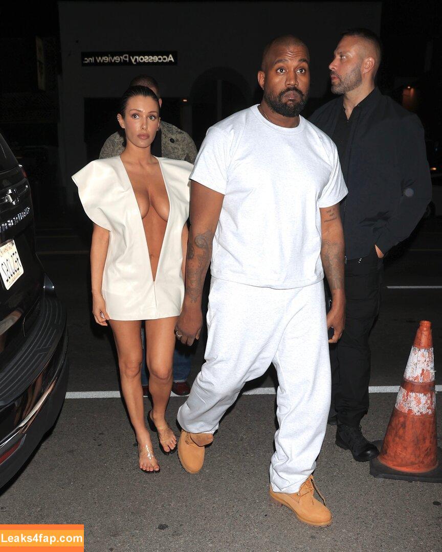 Bianca Censori / bianca.censori_official / biancacensori_official слитое фото фото #0489