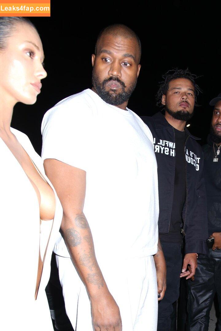 Bianca Censori / bianca.censori_official / biancacensori_official слитое фото фото #0495