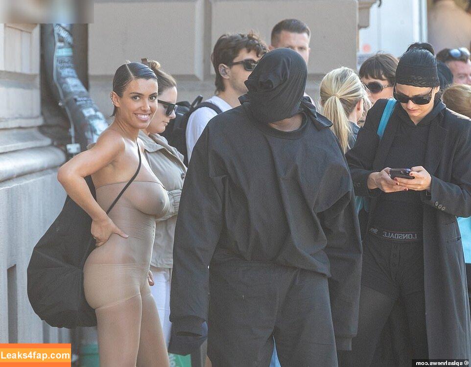 Bianca Censori / bianca.censori_official / biancacensori_official слитое фото фото #0526