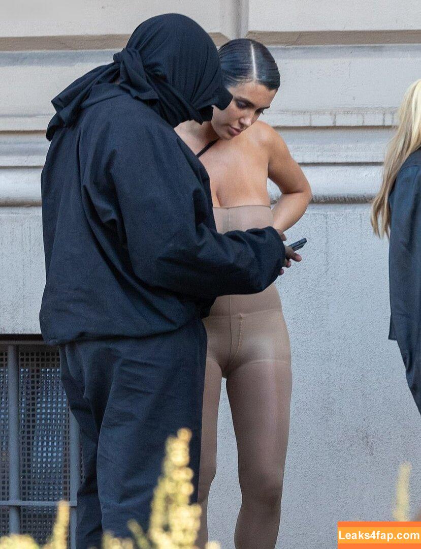 Bianca Censori / bianca.censori_official / biancacensori_official слитое фото фото #0529