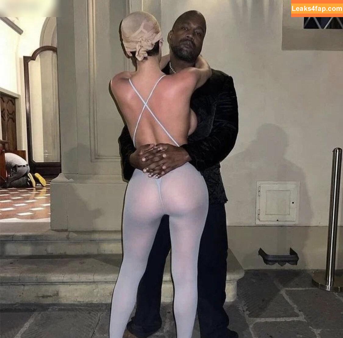 Bianca Censori / bianca.censori_official / biancacensori_official слитое фото фото #0538