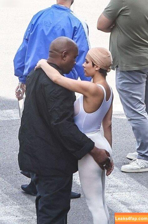 Bianca Censori / bianca.censori_official / biancacensori_official слитое фото фото #0573