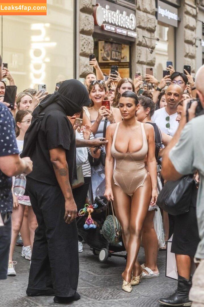 Bianca Censori / bianca.censori_official / biancacensori_official слитое фото фото #0583