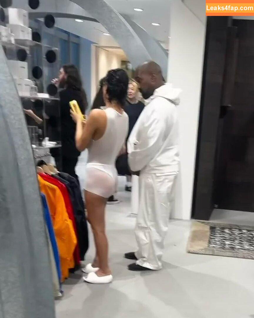 Bianca Censori / bianca.censori_official / biancacensori_official слитое фото фото #0589