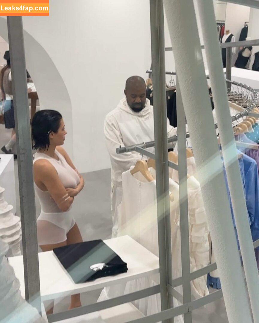 Bianca Censori / bianca.censori_official / biancacensori_official слитое фото фото #0590