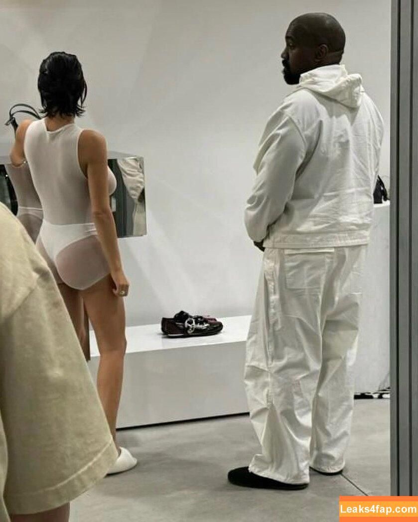 Bianca Censori / bianca.censori_official / biancacensori_official слитое фото фото #0591