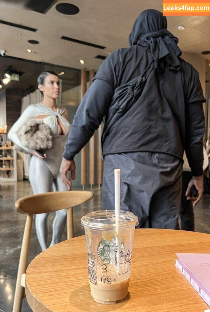 Bianca Censori / bianca.censori_official / biancacensori_official слитое фото фото #0601