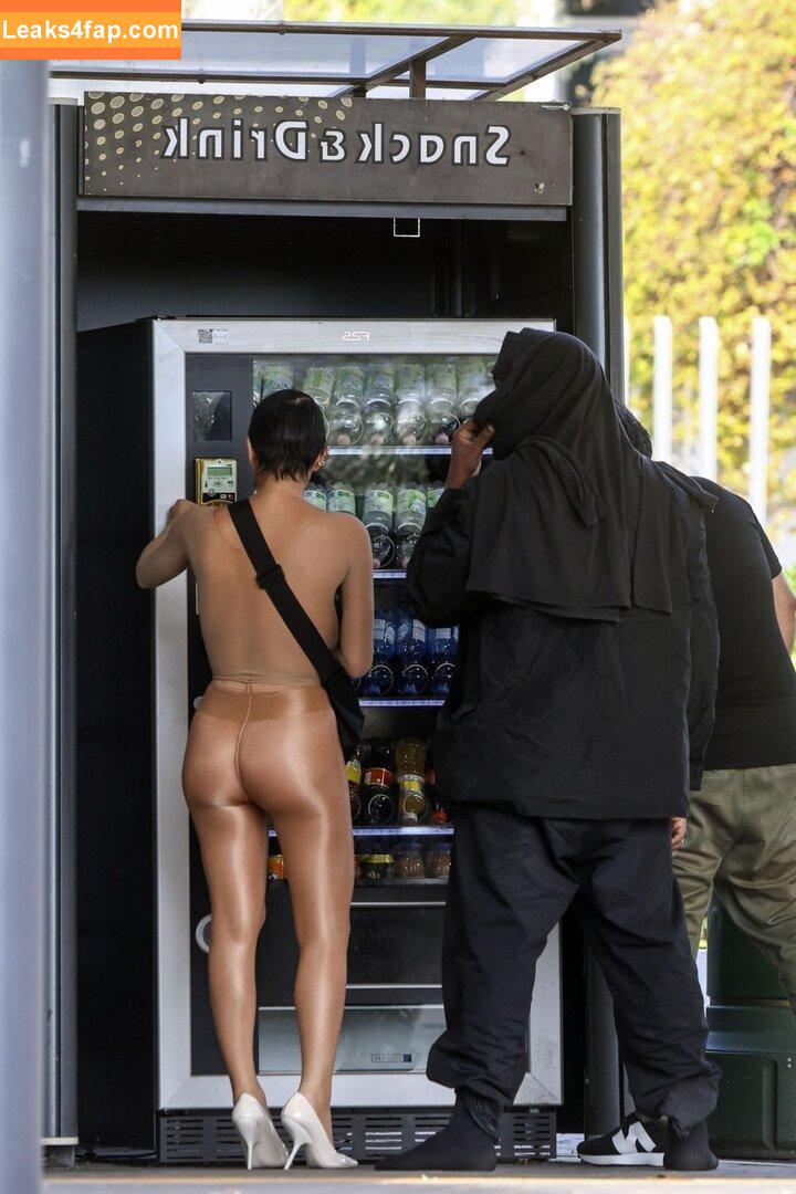 Bianca Censori / bianca.censori_official / biancacensori_official слитое фото фото #0613