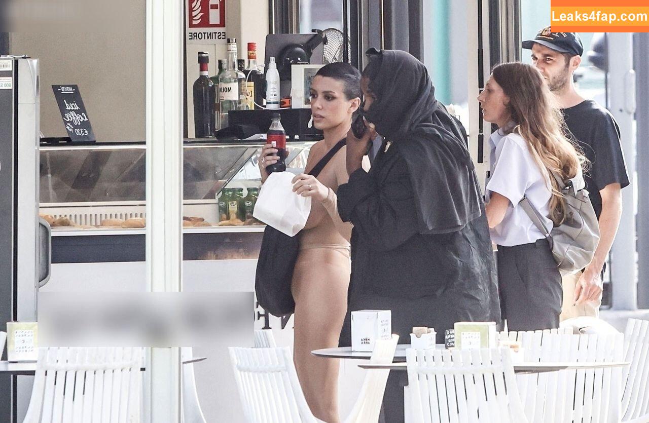 Bianca Censori / bianca.censori_official / biancacensori_official слитое фото фото #0618