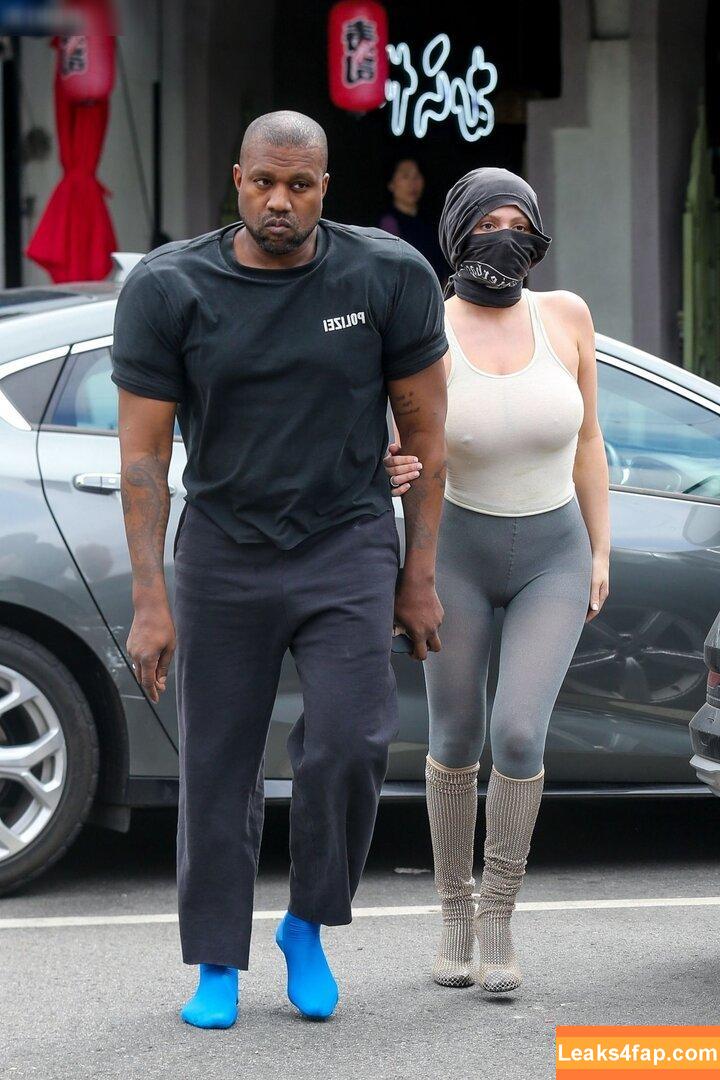 Bianca Censori / bianca.censori_official / biancacensori_official слитое фото фото #0638